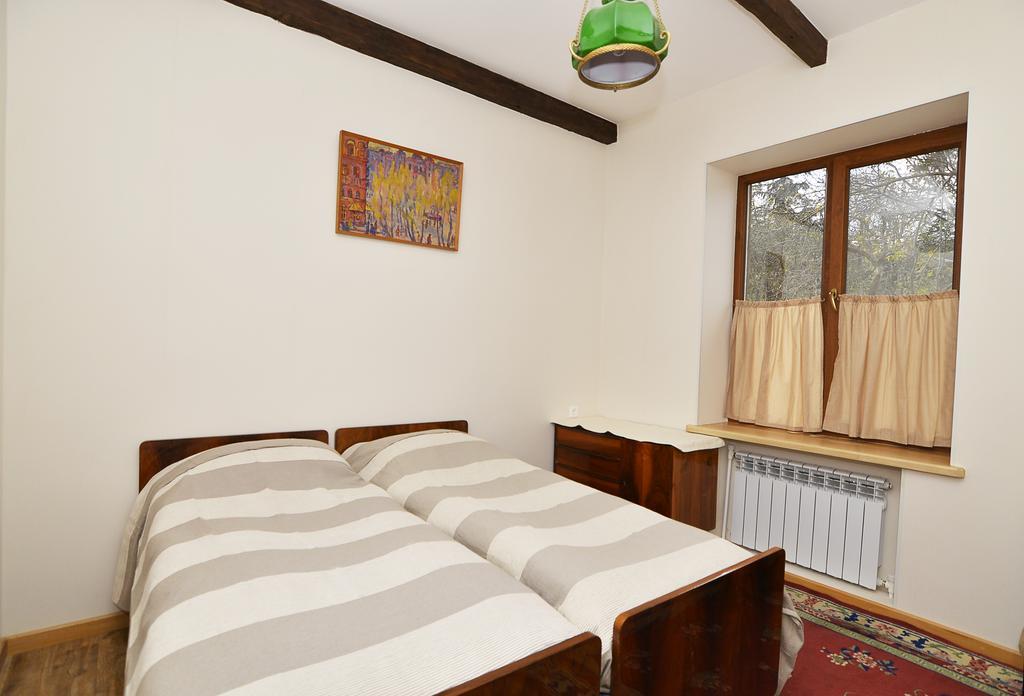 Villa Jrhogher Dilijan Ruang foto