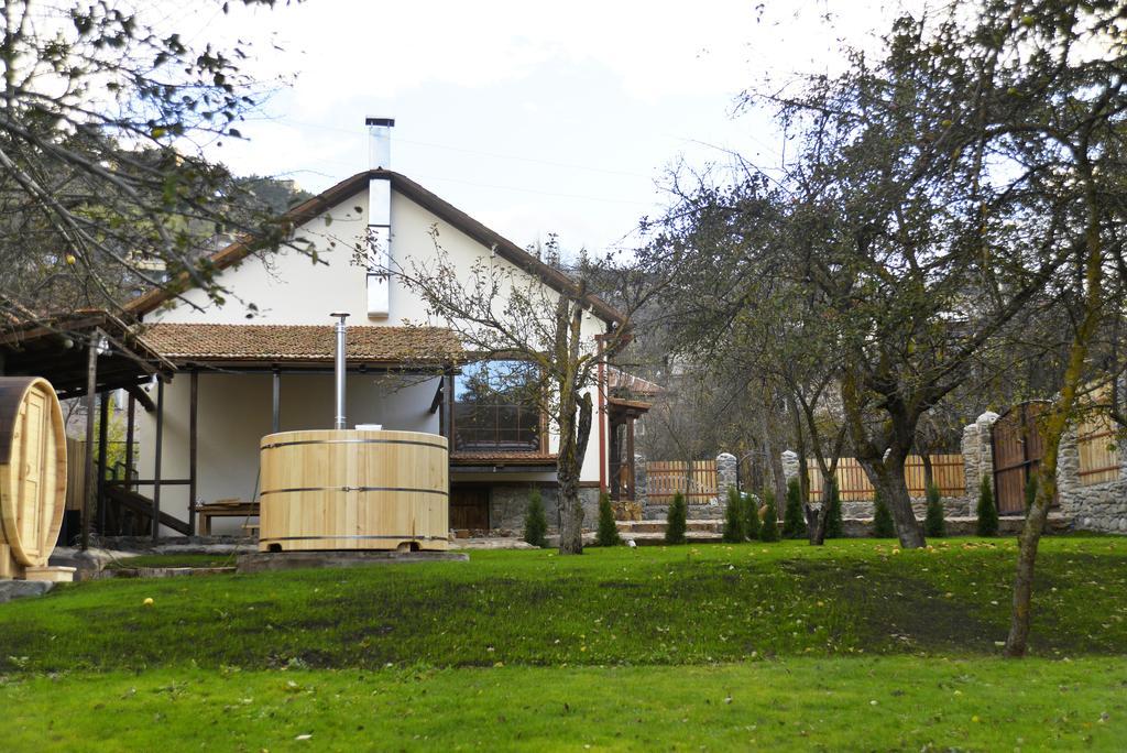Villa Jrhogher Dilijan Bagian luar foto